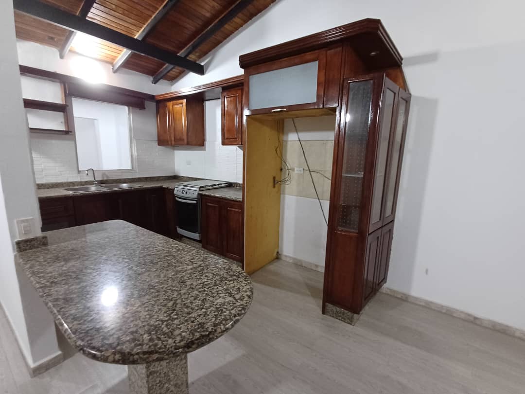 Splendid Family House-  Casa en Urb. Valle de Oro